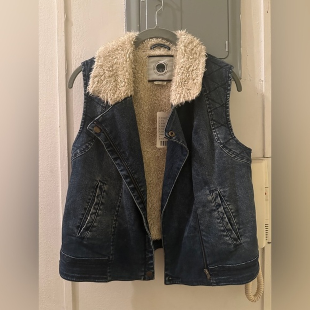 Daughters of the Liberation Sherpa-Lined Vest